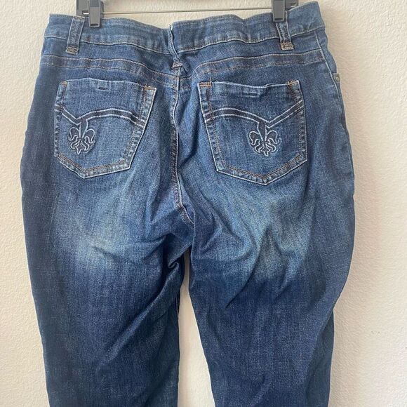 Lee Low Rise Bootcut Jeans - Picture 7 of 9